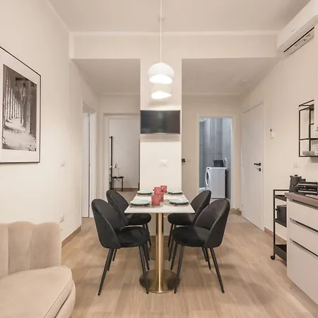 C1 Class Apartments, 2 Delux, Max 6 Persone Distante 15 Minuti A Piedi Da Fontana Di Trevi * Rome