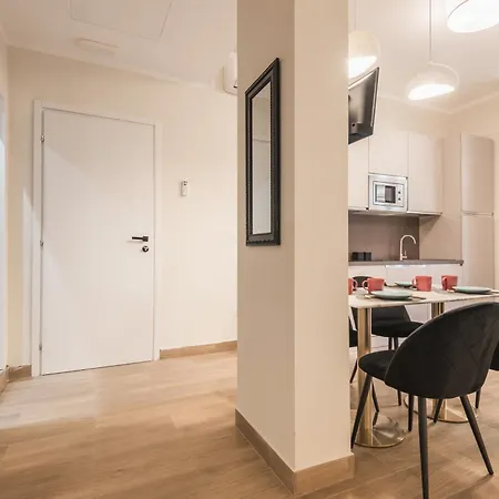 Apartman C1 Class Apartments, 2 Delux, Max 6 Persone Distante 15 Minuti A Piedi Da Fontana Di Trevi *
