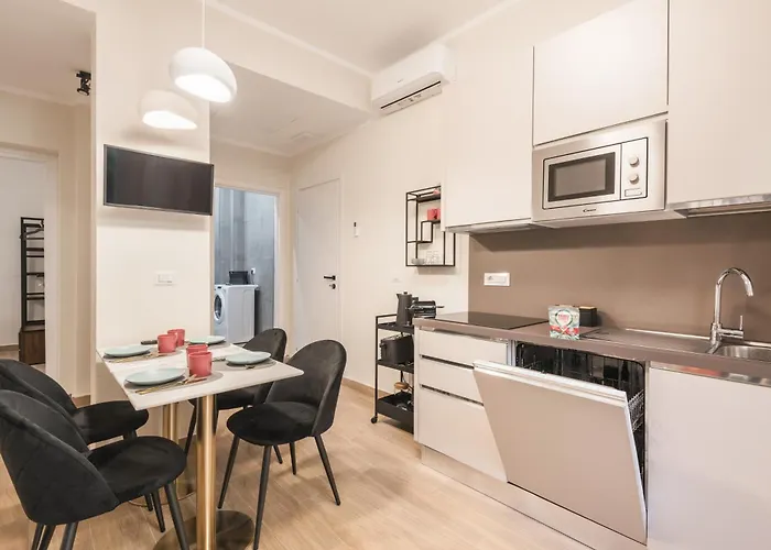 C1 Class Apartments, 2 Delux, Max 6 Persone Distante 15 Minuti A Piedi Da Fontana Di Trevi Рим